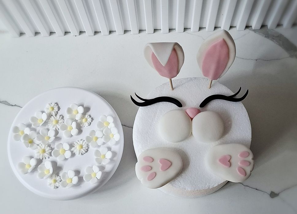 Królik uszy pyszczek zestaw figurek z masy cukrowej na tort