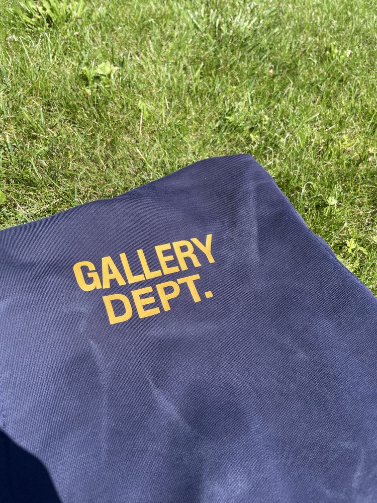 Zip hoodie gallery dept.