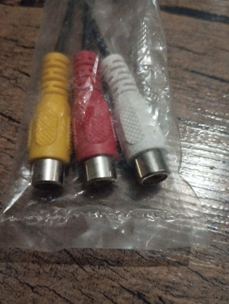 Przejściówka jack 3.5 na 3x RCA