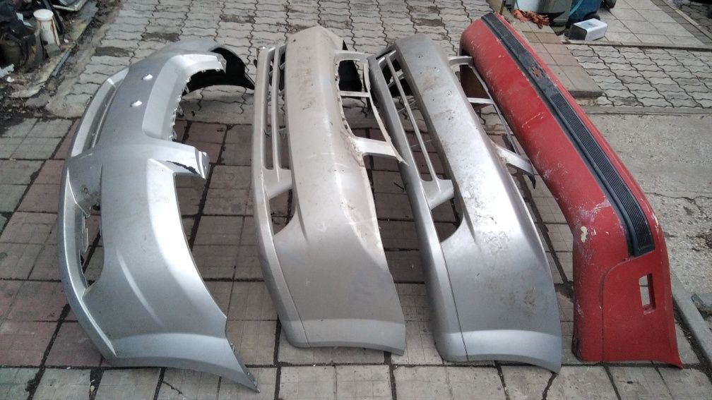 Chevrolet Impala  верхняя облицовка бампера 20946780   Шевроле