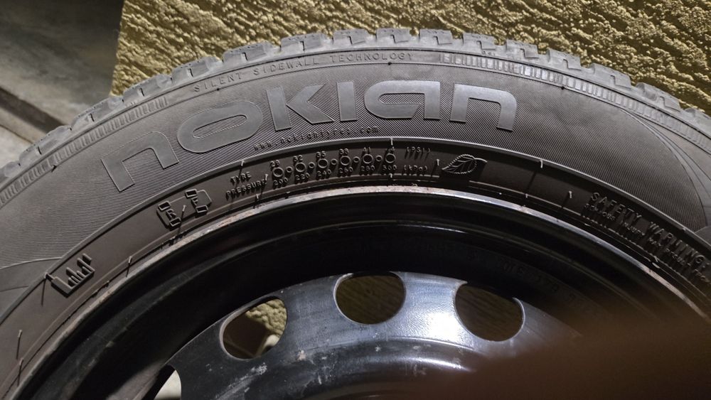 opony zimowe toyota yaris 4 szt stan bdb