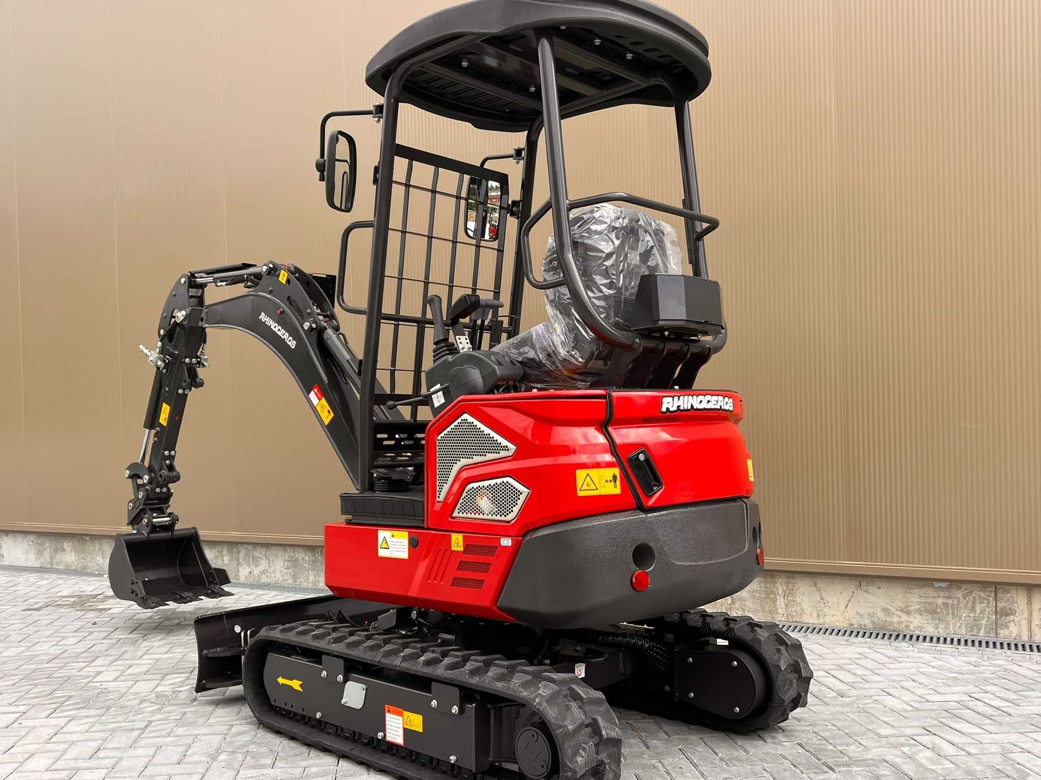 Mini Giratória RHINOCEROS XN20c motor kubota