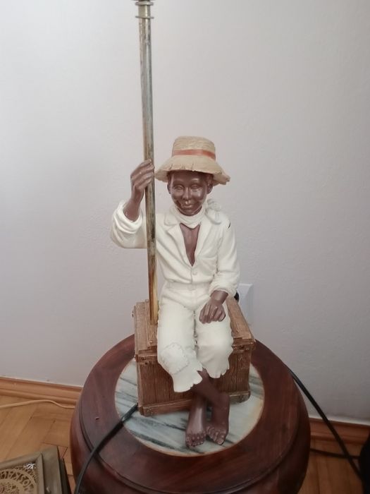 Stara klimatyczna lampa figurka vintage