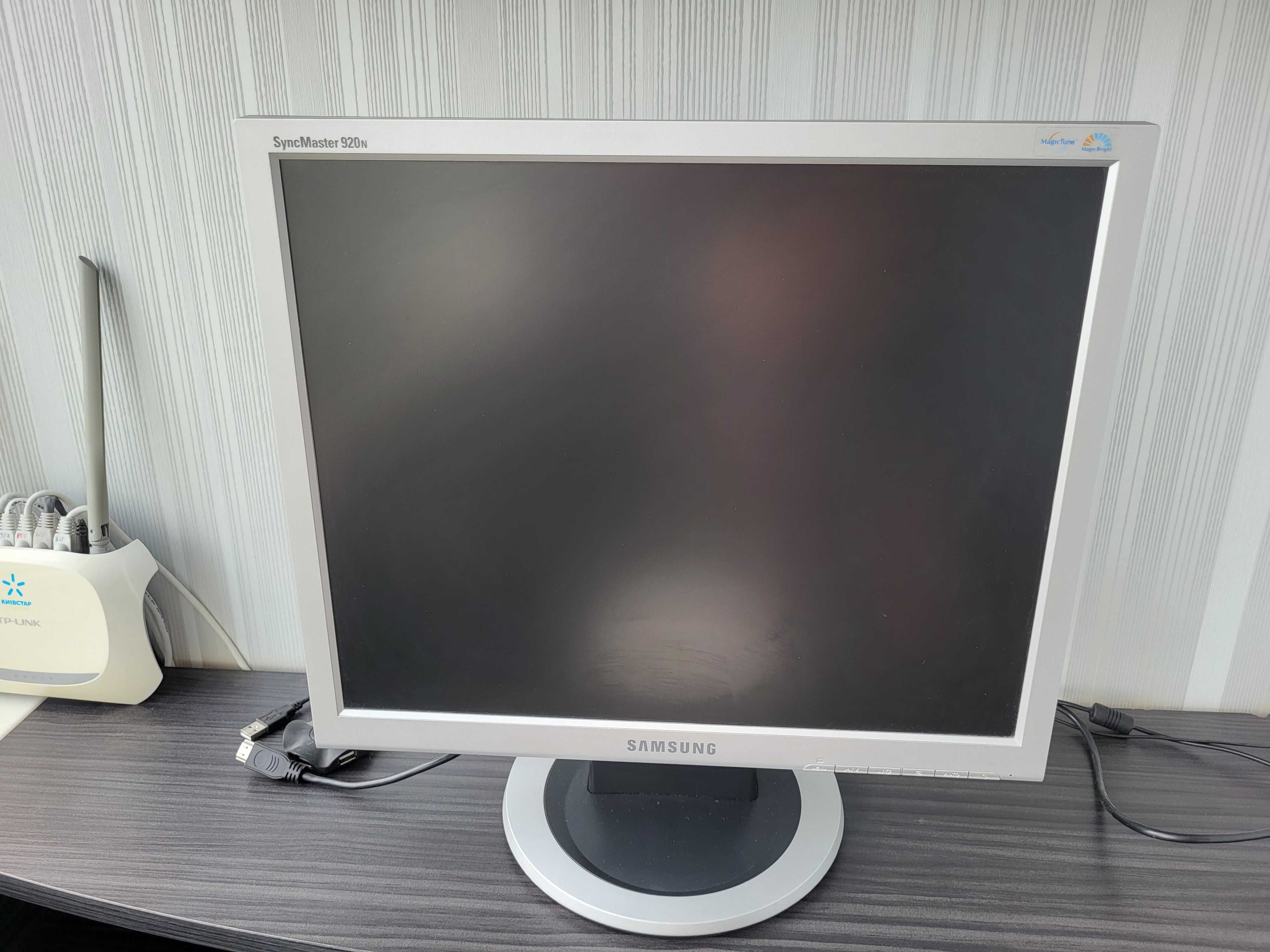 Продам монитор SAMSUNG SyncMaster920N