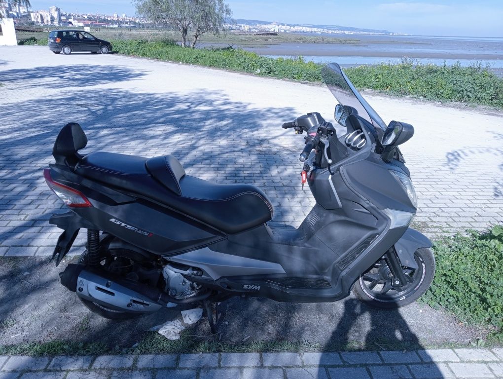 SYM GTS 125i 2012