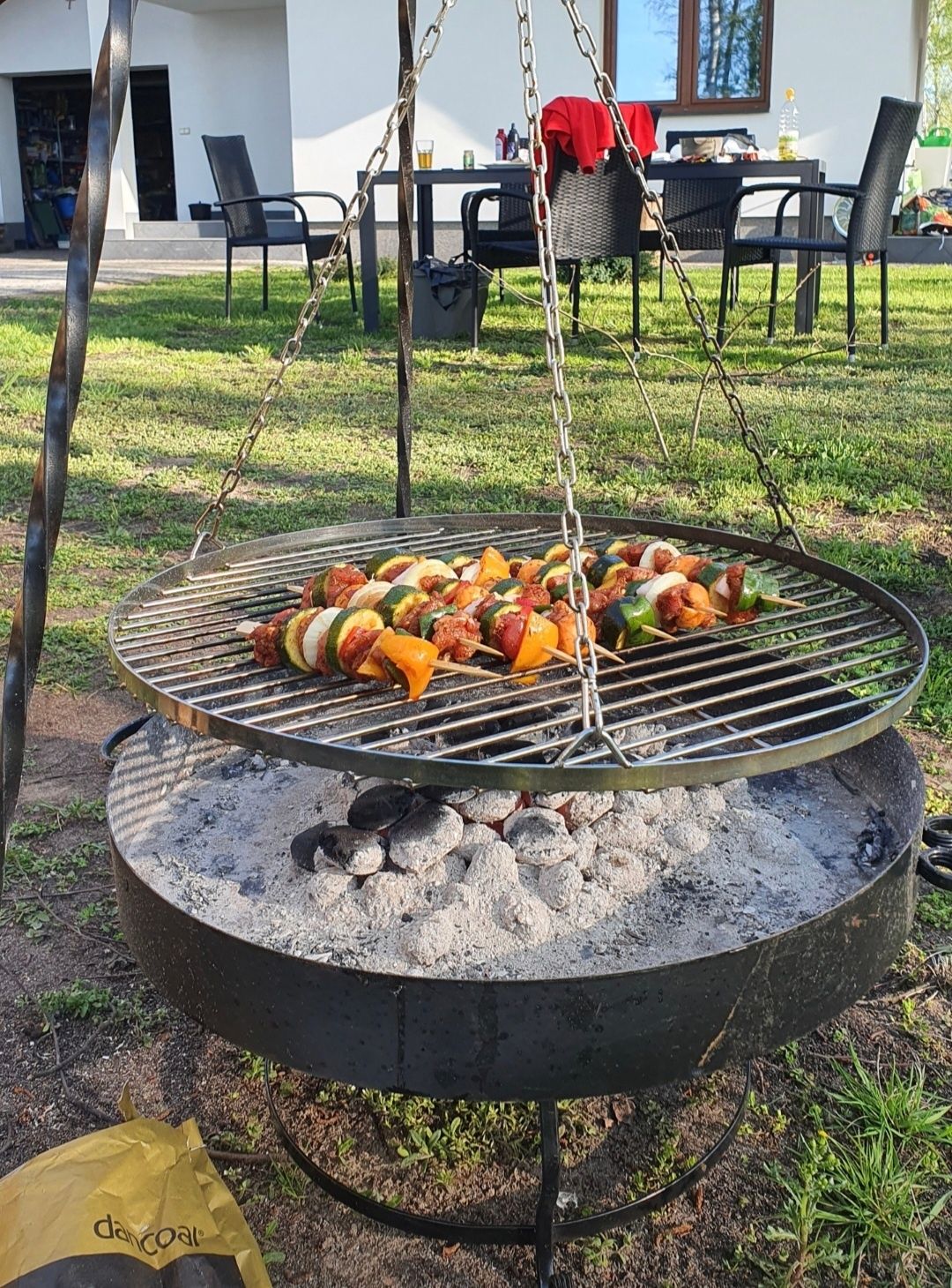 Grill-trójnóg -ogrodowy Nowy