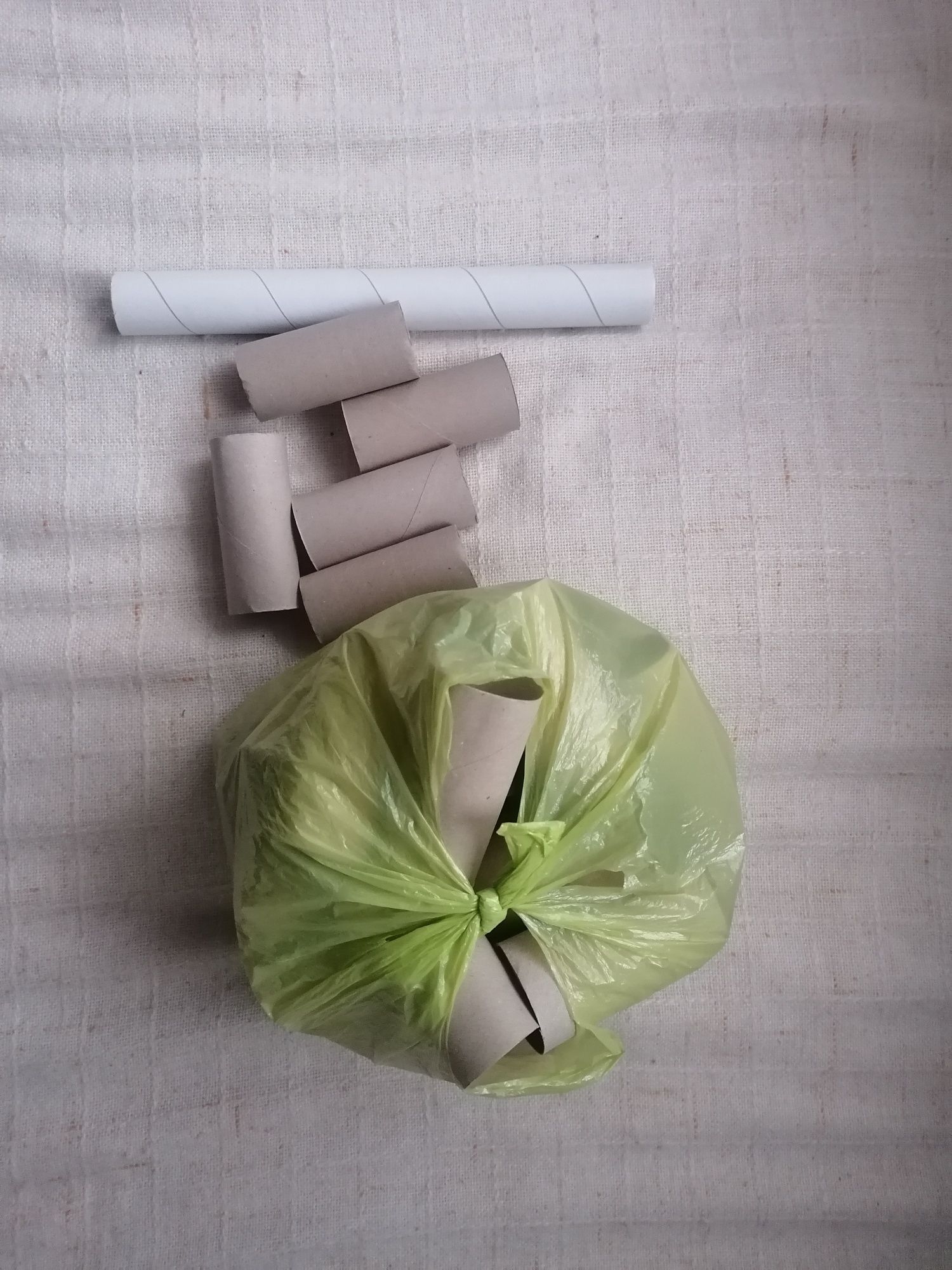 Rolki po papierze toaletowym i taśmie
