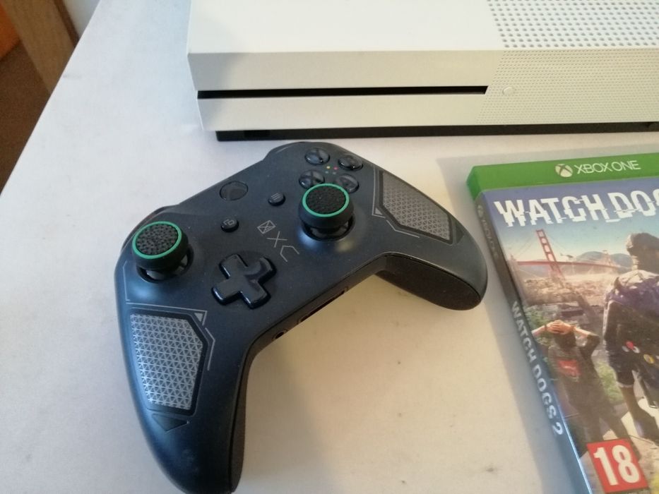Xbox one s + watch dogs 2