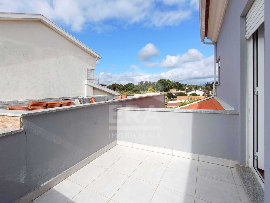 Moradia T3 com Piscina, Jardim e Terraços em Alquerubim, Aveiro