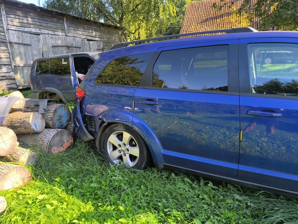Sprzedam dodge po kolizji