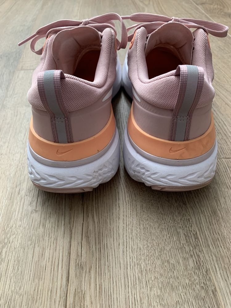 Nike miller react 27 cm