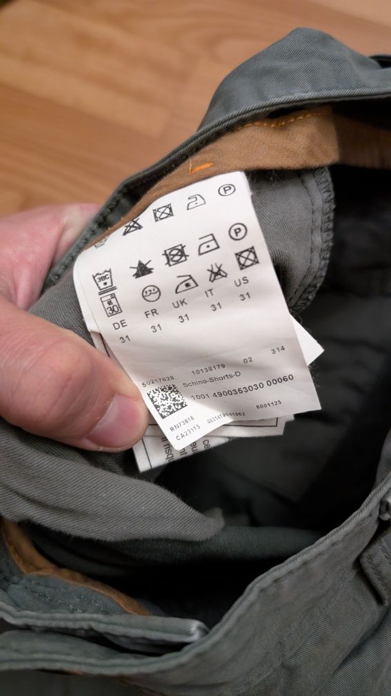 шорти Hugo Boss розмір 32(m) оригінал