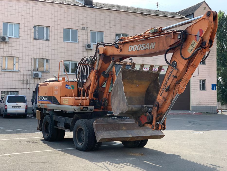 Колісний екскаватор DOOSAN SOLAR 210W-V Колесный экскаватор 20 тонн