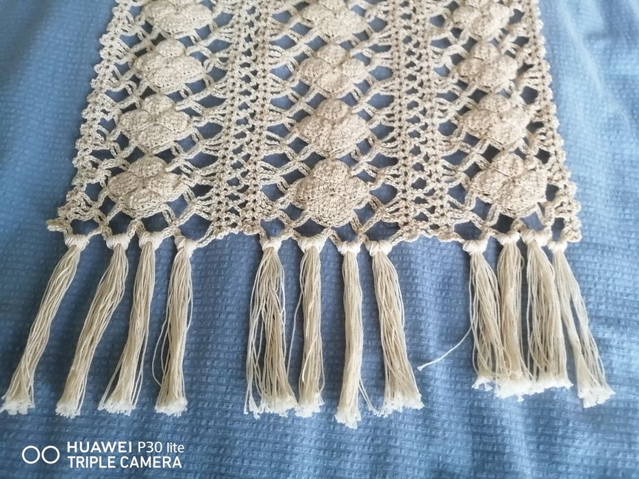 Naperon em renda feito à mão