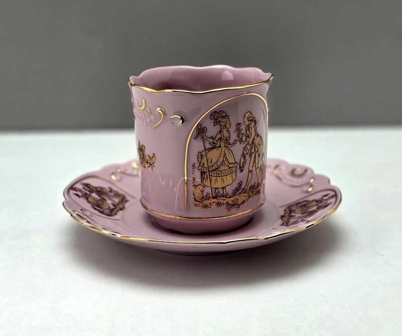 Filiżanka do mokki ze scenką rodzajową różowa porcelana