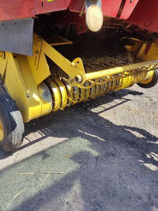 Prasa new holland 658