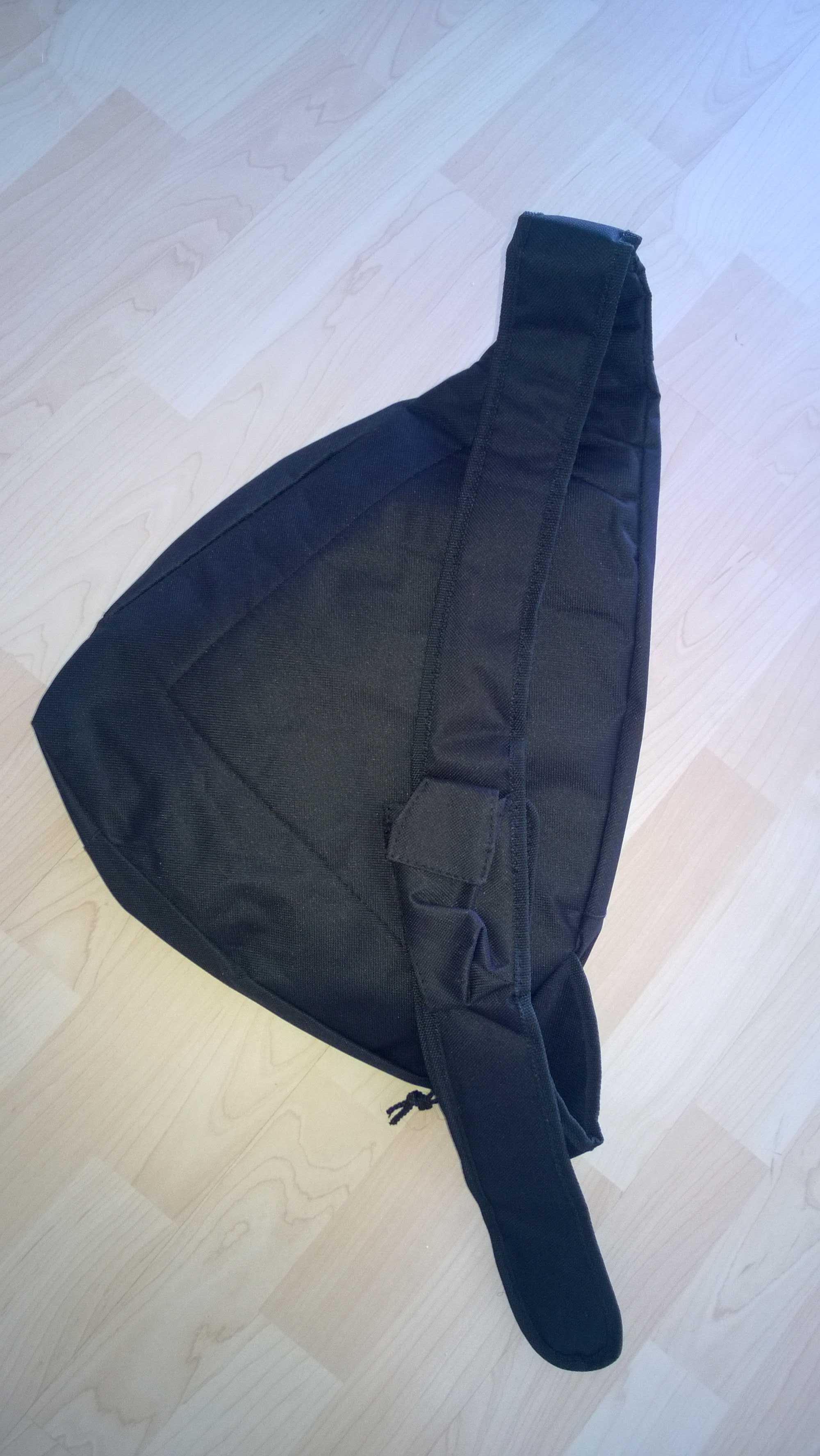 Mochila Preta Ray-Ban, com fecho, nova