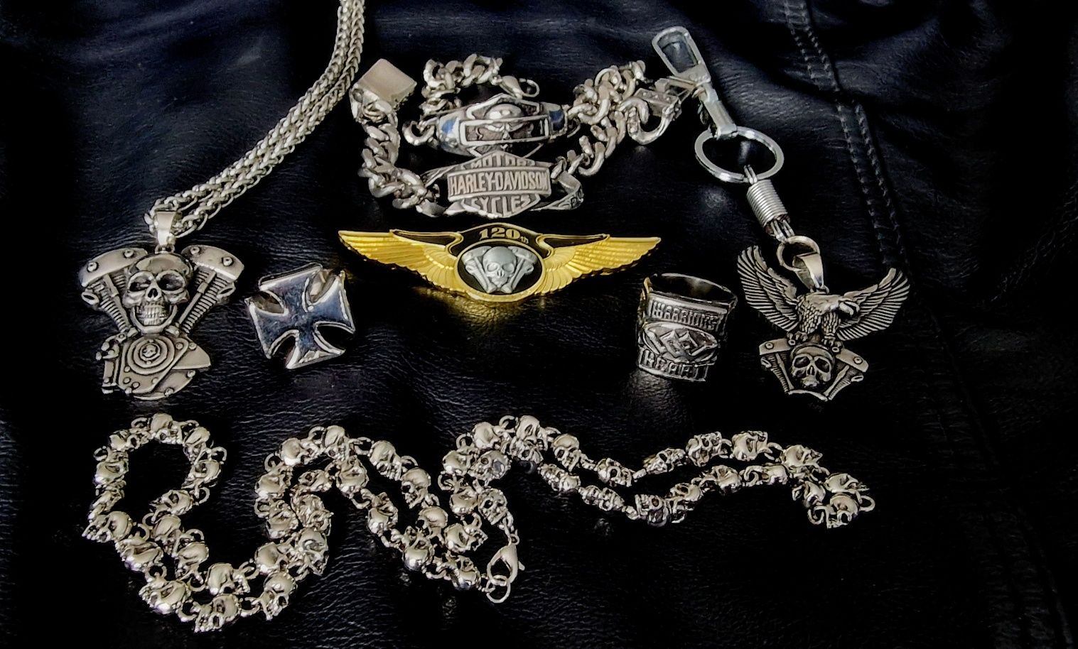 Przypinka pin znaczek czaszka silnik skrzydła Harley chopper cruiser