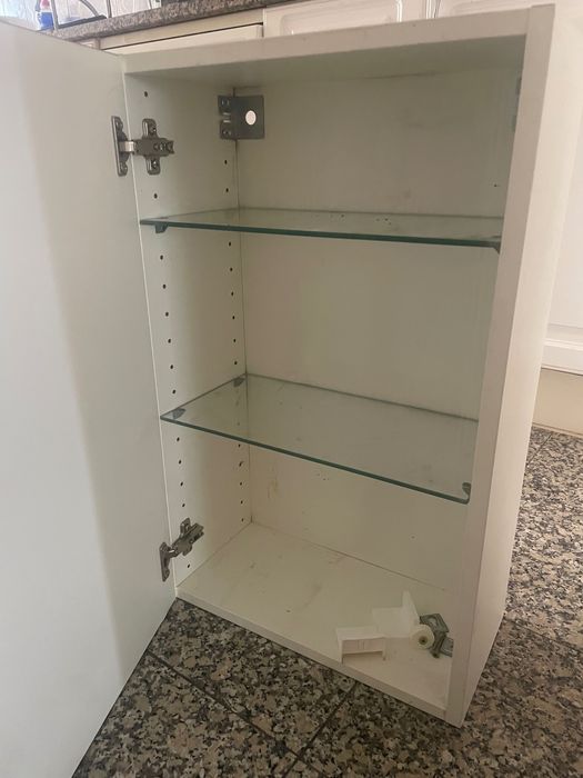 Armário com espelho casa de banho