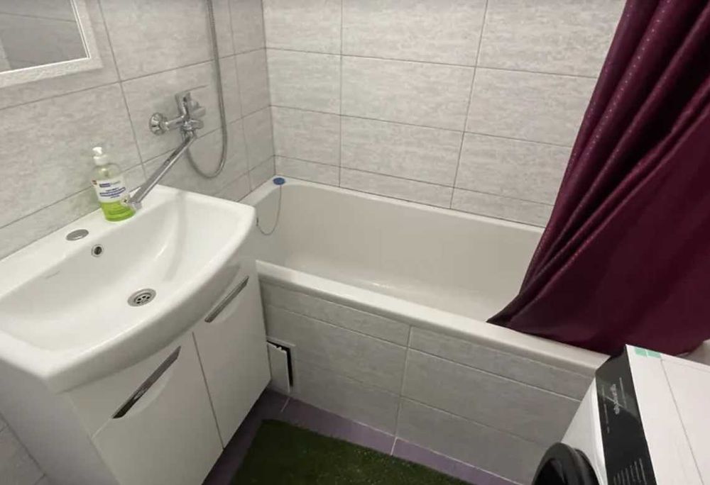 Сдам 3-х ком квартиру посуточно в Одессе по улице Жолио Кюри 64