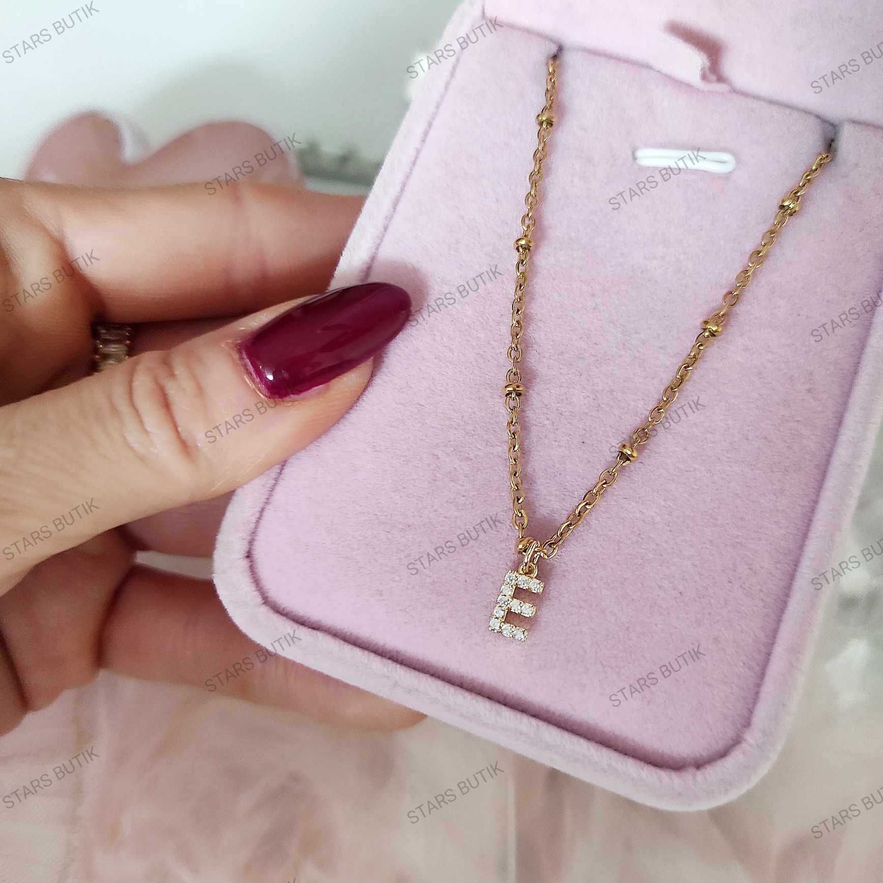 Łańcuszek zawieszka literka E cyrkonie stal chirurgiczna 316L cudo