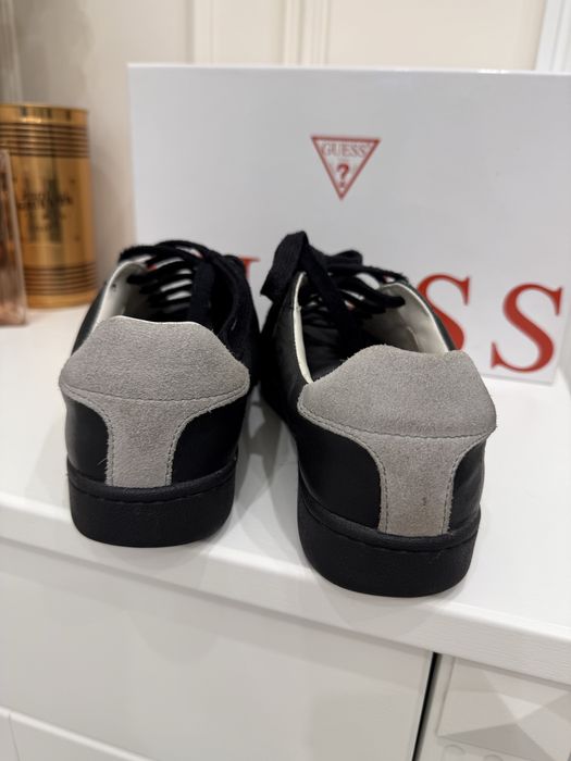 Продам мужские кожанные кросовки Guess