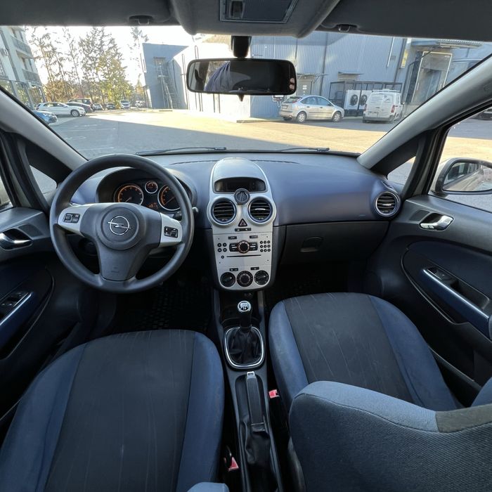 Економне авто Opel Corsa 2007
