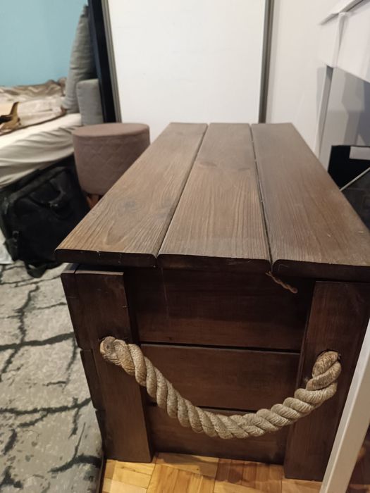 Drewniana skrzynia ( bez poduszek) 150zł  ogłoszenie grzecznościowe