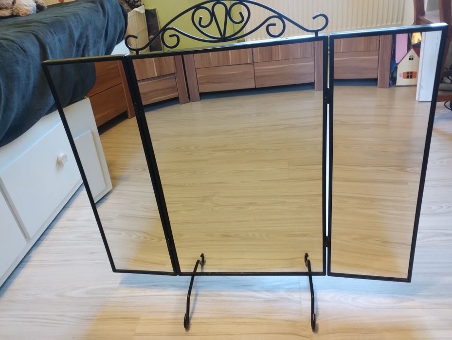 Lustro zamykane toaletka