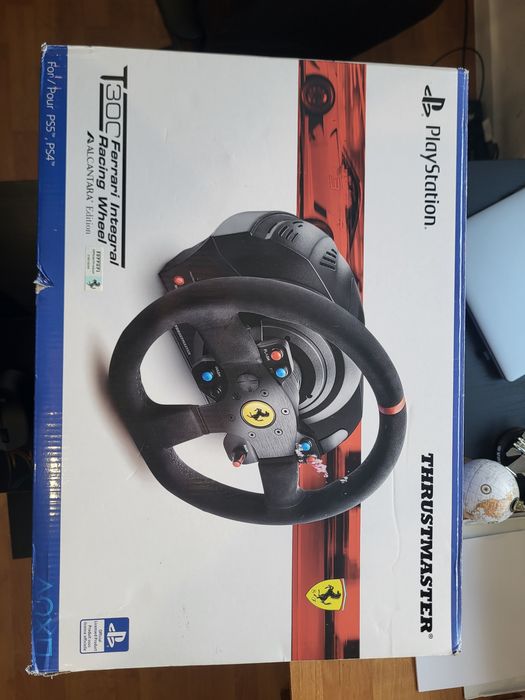 Nowa kierownica Thrustmaster T300 Ferrari  do PS5/PC