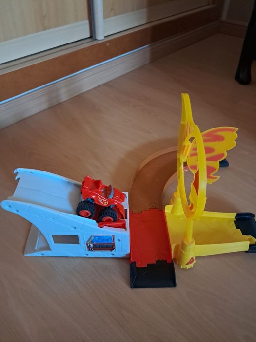 Pista carros Blaze Monster Machines - Aro de Fogo