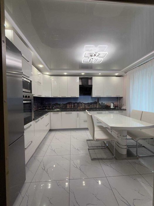 Продаж 3 к квартири Виставка хороший стан 78 м2 мін переоф