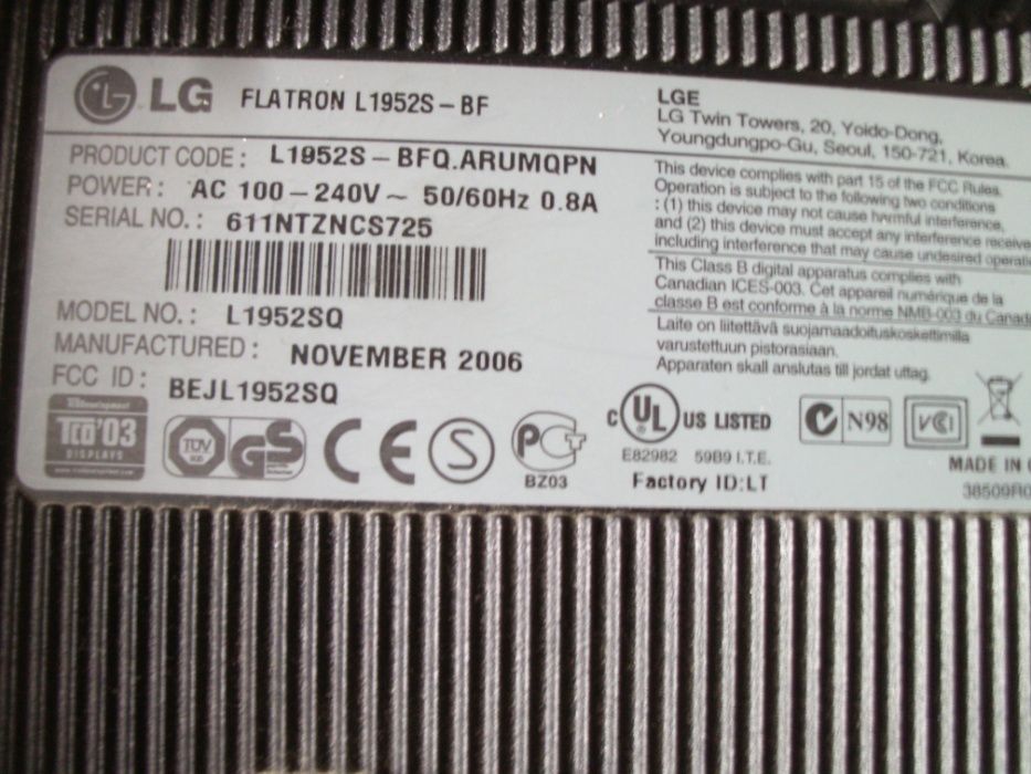 Монітор LG Electronics Flatron L1952S L1952S-BF Чорний