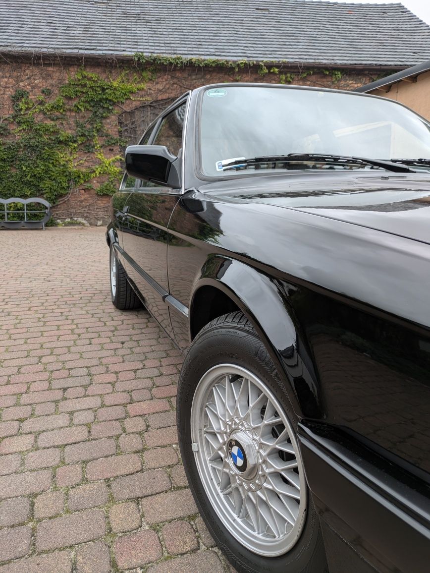 BMW e30 316i coupe