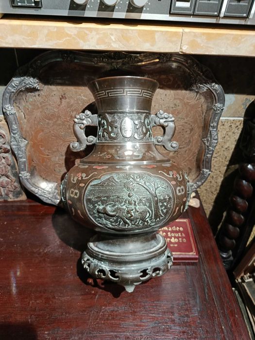 Jarrão Bronze Chinês embutidos Prata Séc XVIII 5,5 kg 31 cm