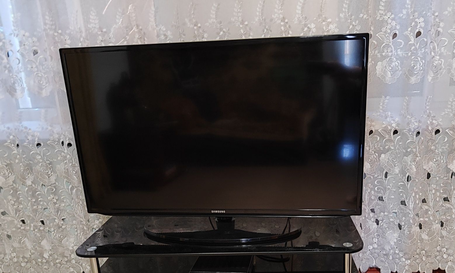 Телевизор Samsung UE40EH5007K