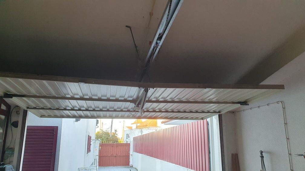 Portão automático de garagem - 290x220