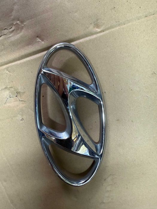 Hyundai Kona emblemat napis tylna klapa oryginał