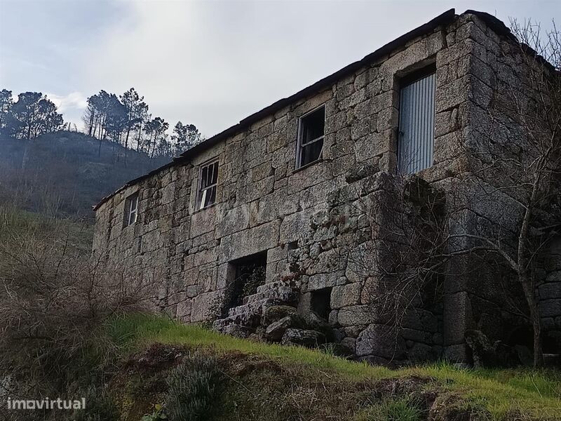 Moradia Rústica / Baião, Teixeira e Teixeiró