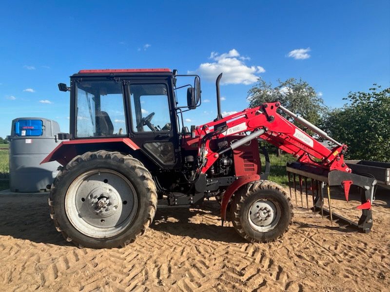 MTZ Belarus 820 z ładowaczem Inter Tech