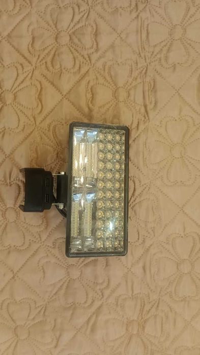 Прожектор, лампа  на  акумуляторах з інструменту ( посадка  Makita )