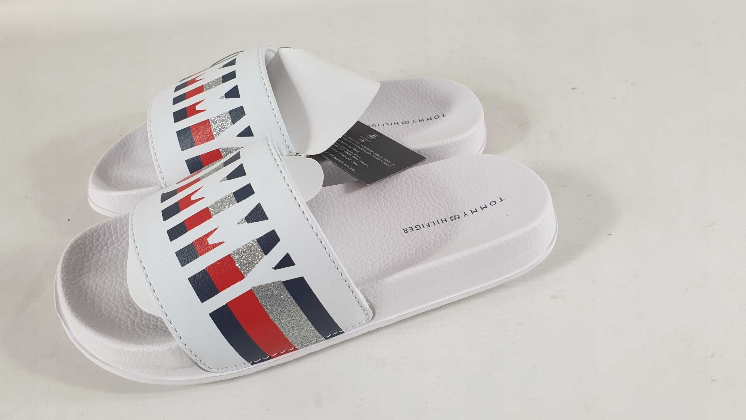 Klapki dziecięce Tommy Hilfiger r. 33 biały, czerwony, granatowy