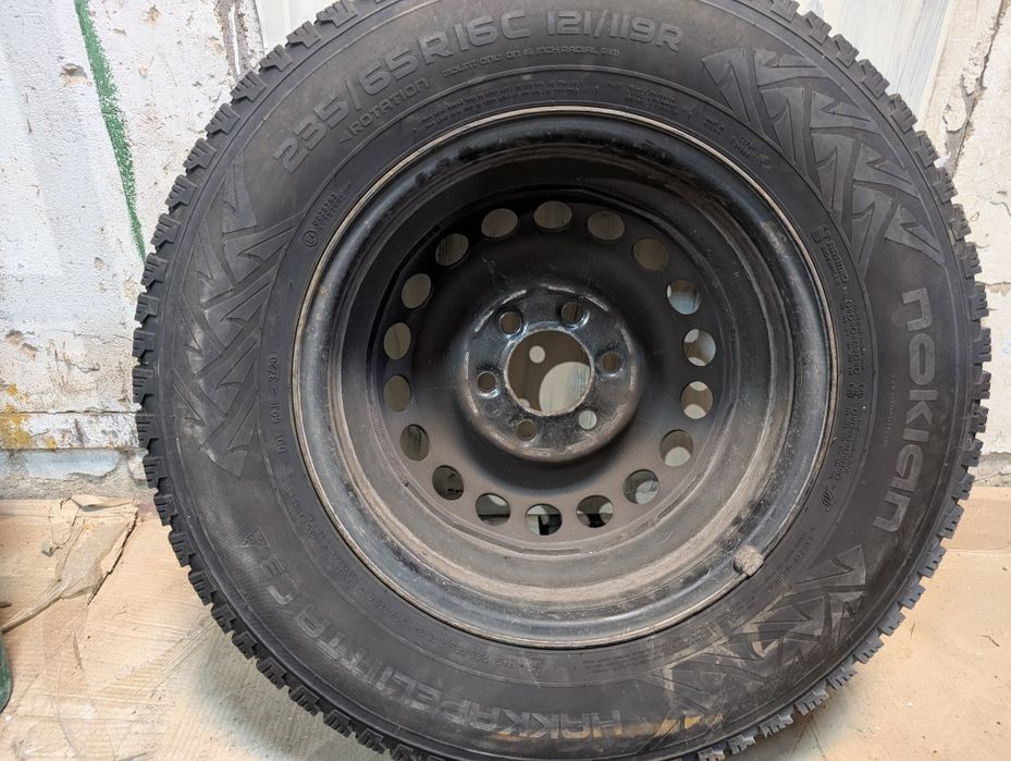 Шини з диском 4шт Nokian 235/65R16