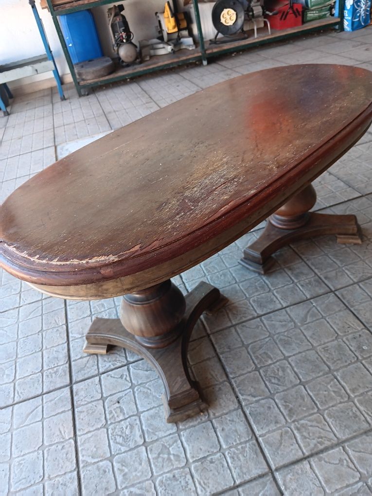 Mesa Centro em Mogno