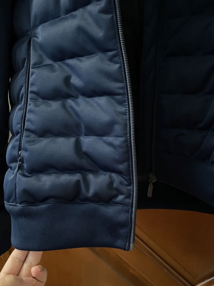 Продам оригінальну куртку adidas