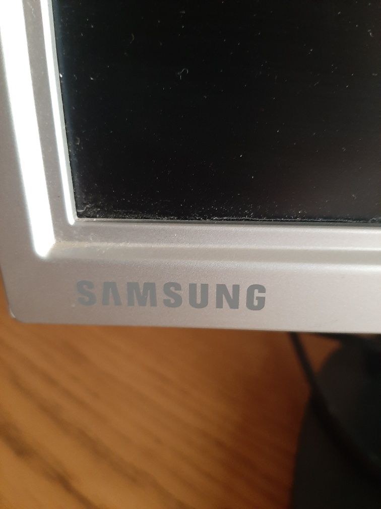 Monitor Samsung usado.