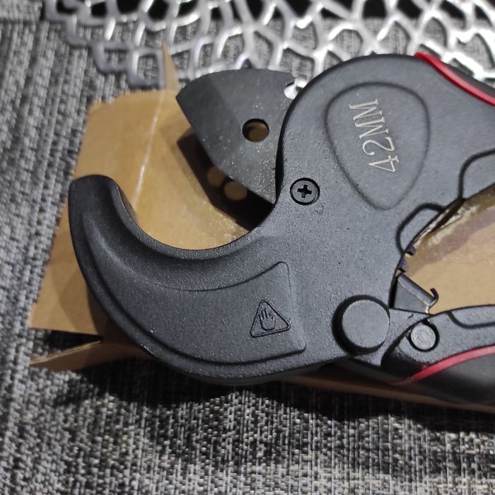 Nożyce do rur fi 42