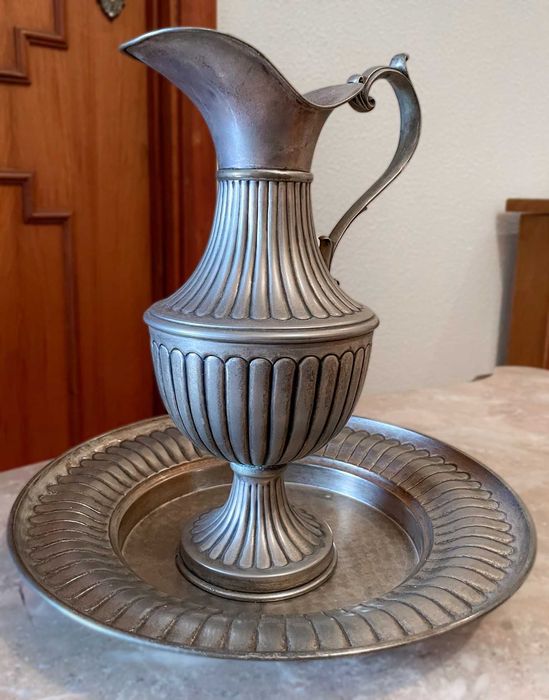 Jarro e Prato em Estanho