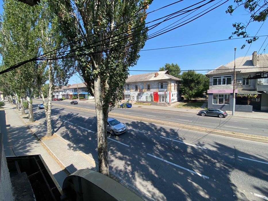 Комерційне дворівневе приміщення в центрі міста (вул. Перемоги).