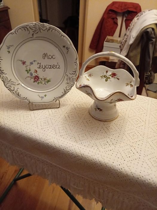 Piękny koszyczek i talerz